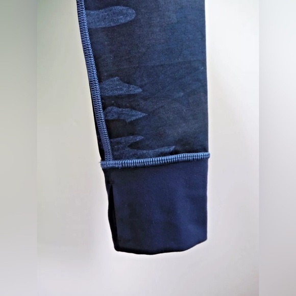 Lululemon Namaskar Hoodie - Picture 8 of 9